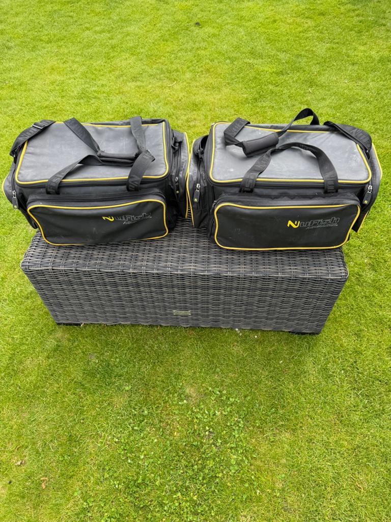 Te koop 2 Nufish Aqualock Aastassen geïsoleerd, Ophalen of Verzenden, Zo goed als nieuw, Koffer of Tas