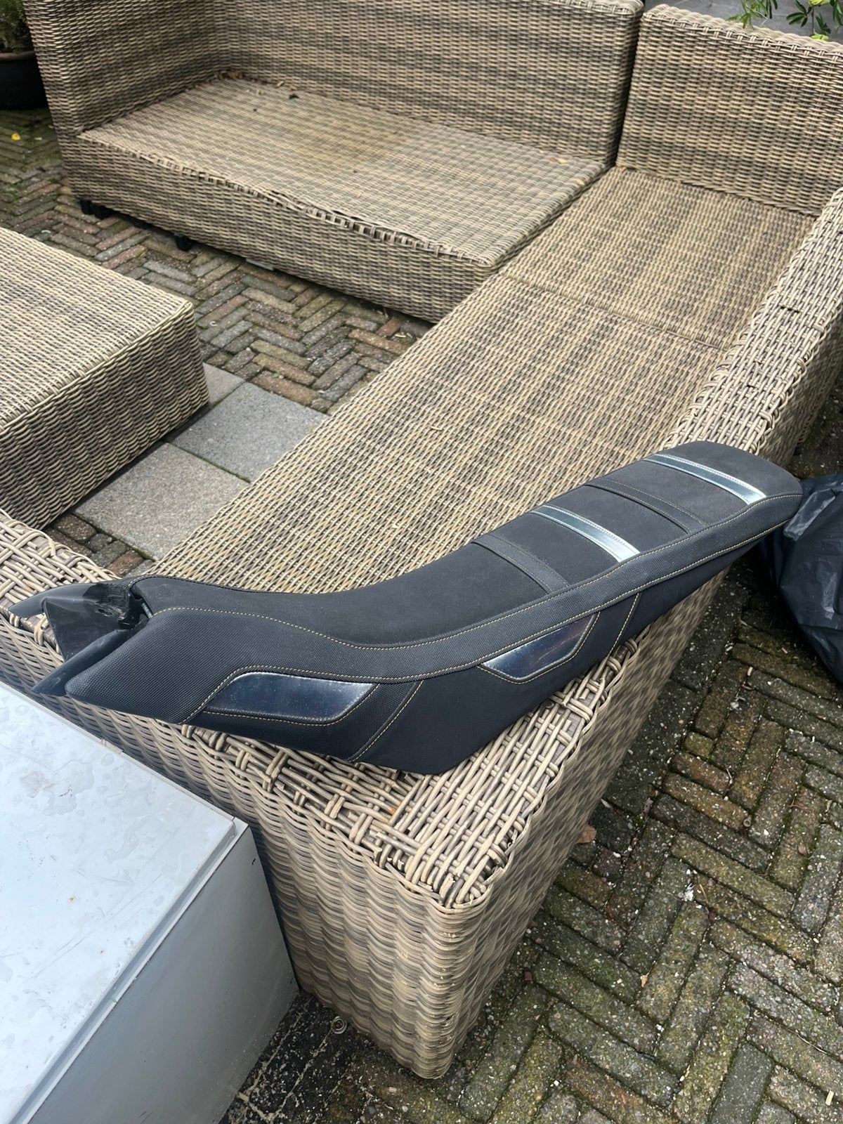 Derbi custom zadel voor drd model, Fietsen en Brommers, Ophalen of Verzenden, Zo goed als nieuw, Zadel