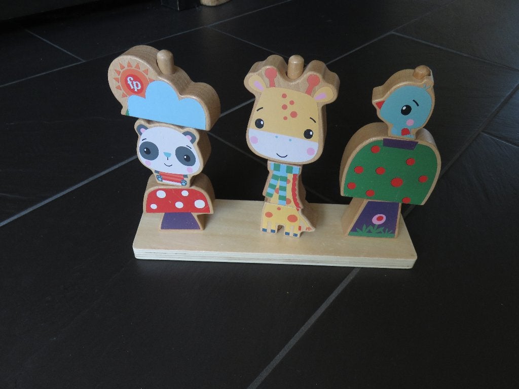 Fisher price houten stapel puzzel dieren, 9 delig op voet., Kinderen en Baby's, Ophalen of Verzenden, Zo goed als nieuw