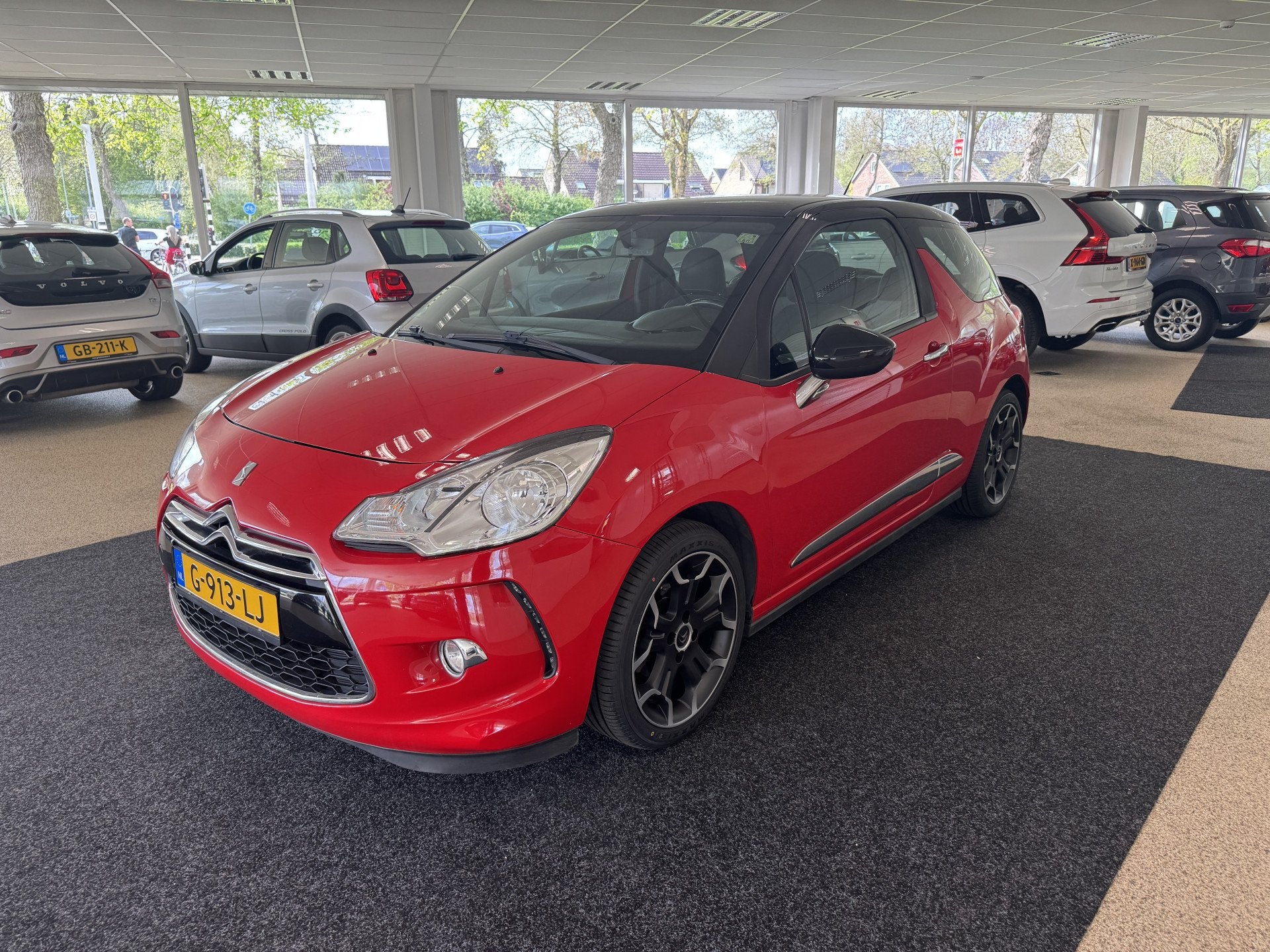Citroën DS3 1.2 VTi Chic (bj 2013), Auto's, Stof, Zwart, 1199 cc, 82 pk