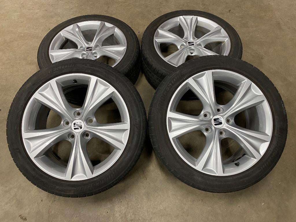 Diversen 17 inch originele velgen + zomerbanden Seat Leon, Gebruikt, Banden en Velgen, 17 inch, Ophalen of Verzenden