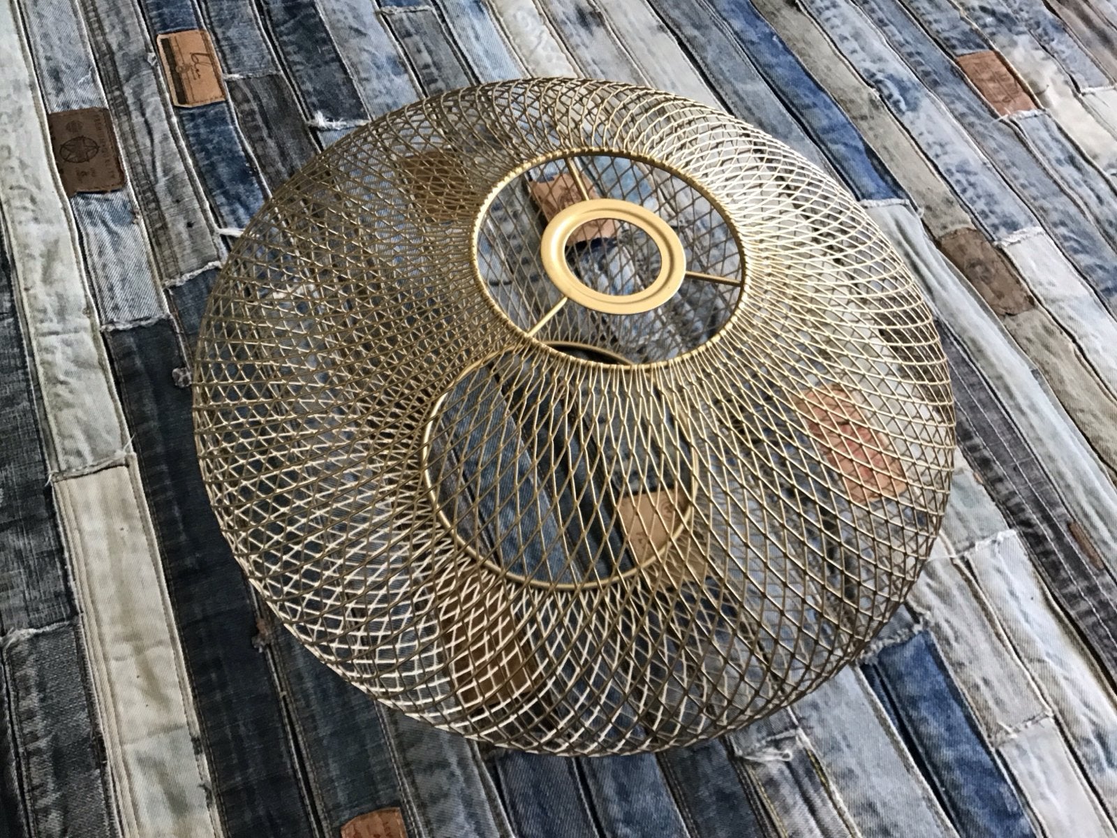 Gouden metalen lampenkap, draadstructuur, Rond, Ophalen of Verzenden, Zo goed als nieuw, Goud