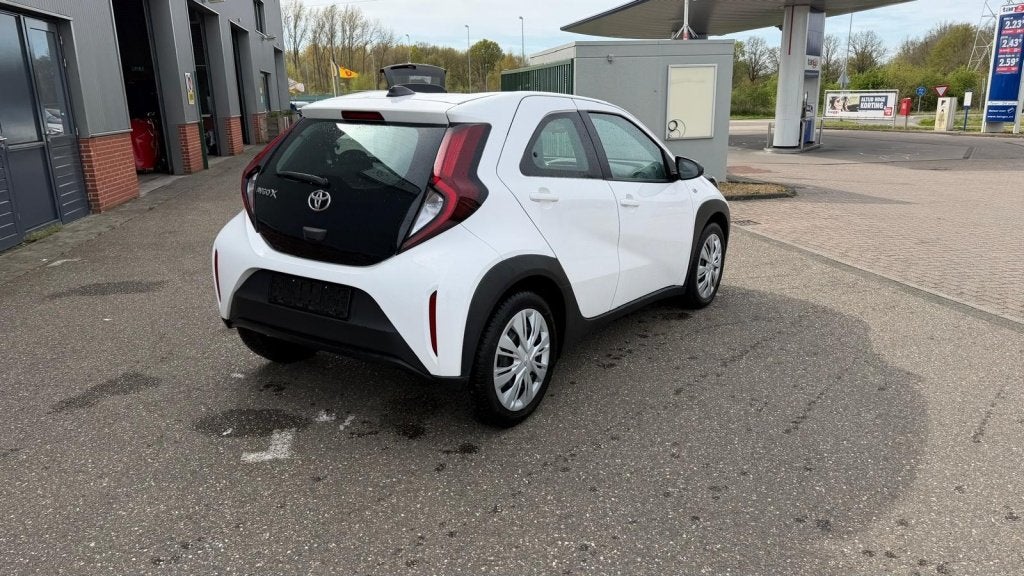 Foto 4 van Toyota Aygo X 1.0 VVT-i MT Play (bj 2024)