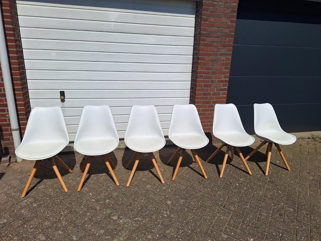6 Witte Eetkamerstoelen met Houten Poten, Huis en Inrichting, Gebruikt, Wit, Vijf, Zes of meer stoelen, Ophalen