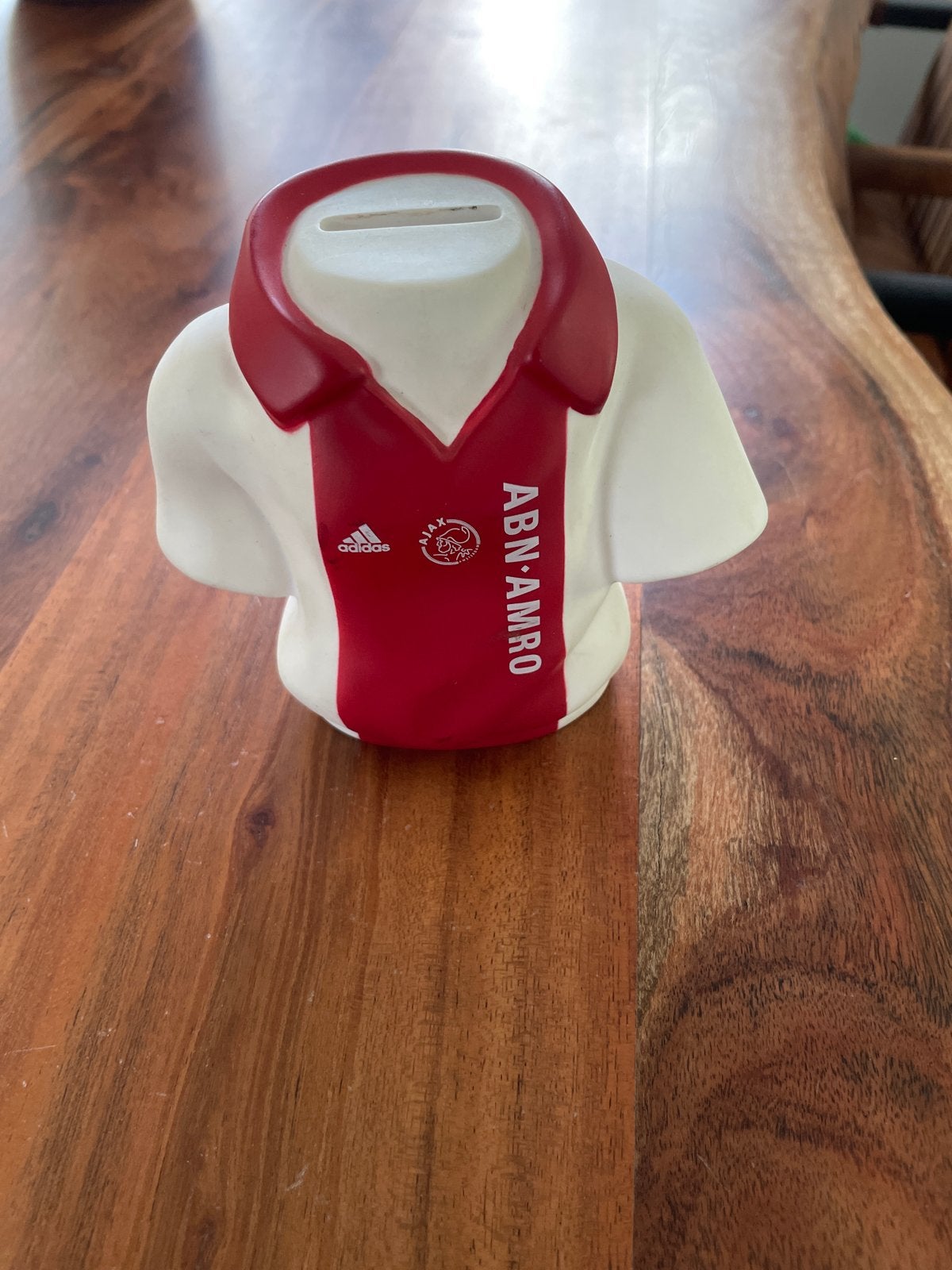 Ajax shirt spaarpot - Voetbalfan cadeau, Verzamelen, Spaarpotten, Ophalen of Verzenden, Gebruikt, Steen, Aardewerk of Keramiek