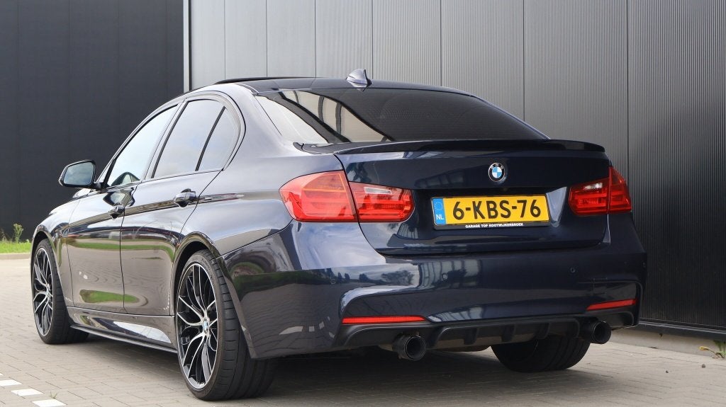 BMW 335i F30 AH3 | M-Pakket | Pano | HUD | HK | NL Auto, Auto's, Automaat, Achterwielaandrijving, Zwart, 6 cilinders