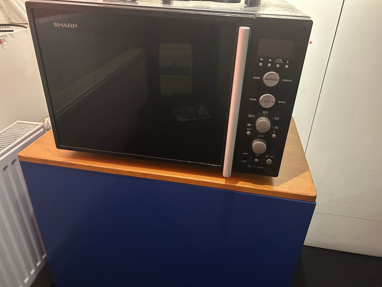 Sharp Combimagnetron/Oven & Originele PTT Hangmappenkast, Combimagnetron, Gebruikt, Grill, Ophalen of Verzenden