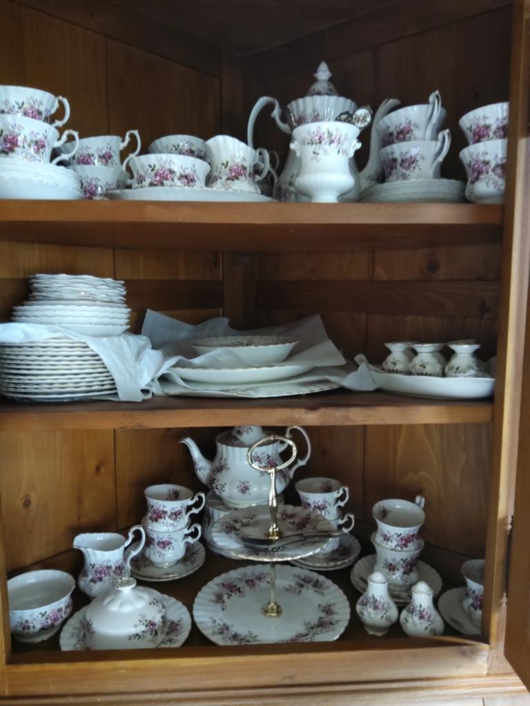 Royal albert lavender rose serviesgoed, Antiek en Kunst, Ophalen