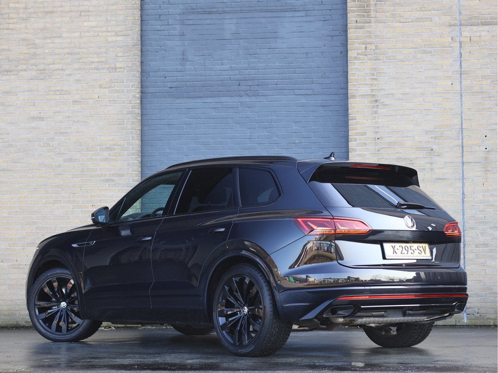 Volkswagen Touareg 3.0 V6 TDI R-Line 4Motion | Massage | Luc, Auto's, Volkswagen, Automaat, 15 km/l, Gebruikt, 241 €/maand