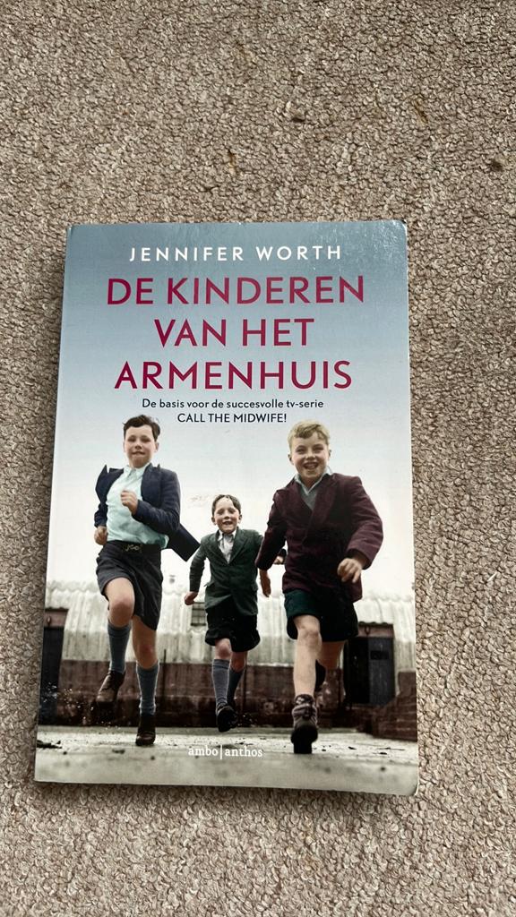 De Kinderen van het Armenhuis - Jennifer Worth, Ophalen of Verzenden, Gelezen, Europa overig