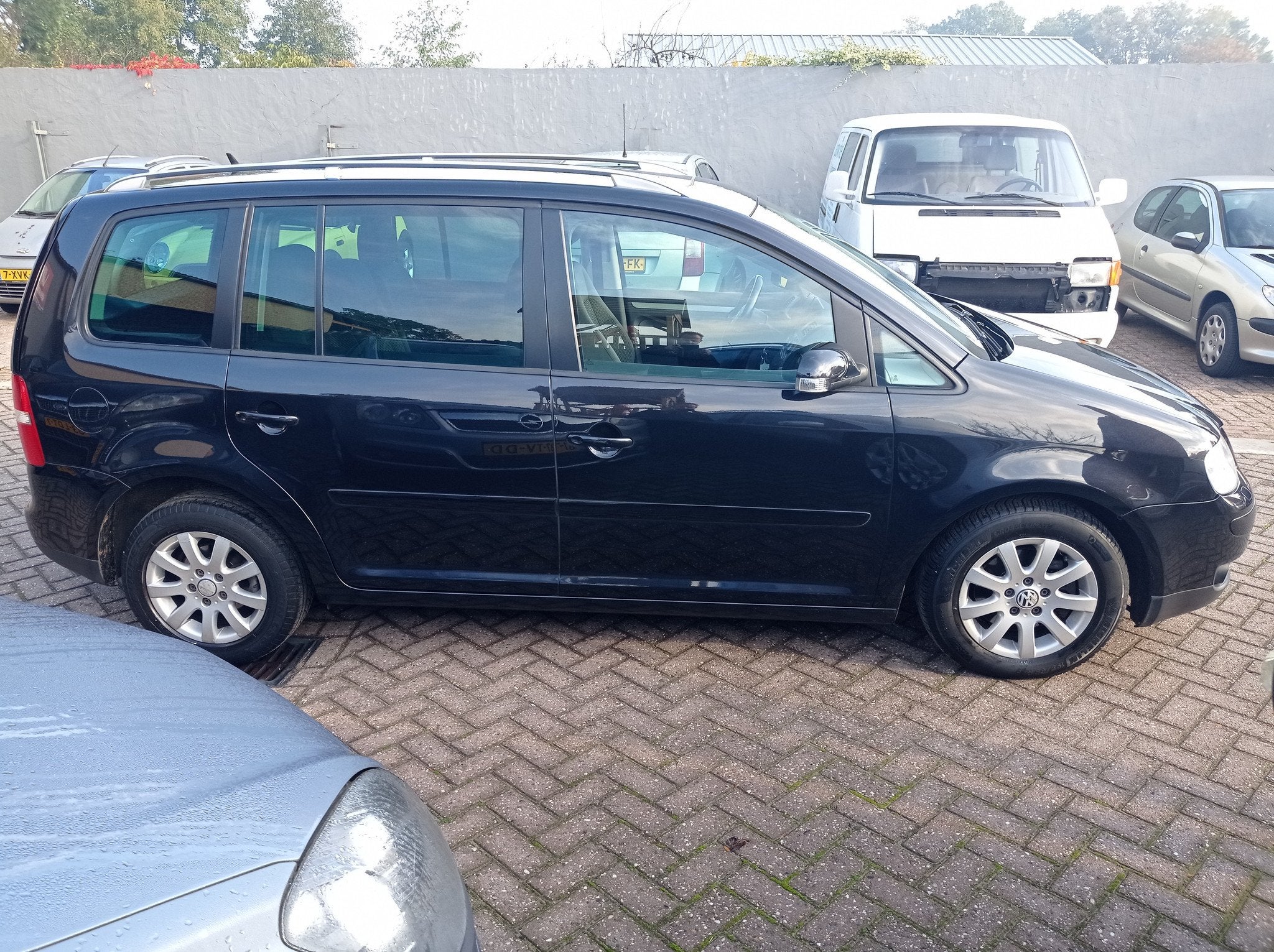 Volkswagen Touran Touran 2.0 16V FSI Highline, APK verlopen, 13 km/l, Gebruikt, 4 cilinders, Zwart