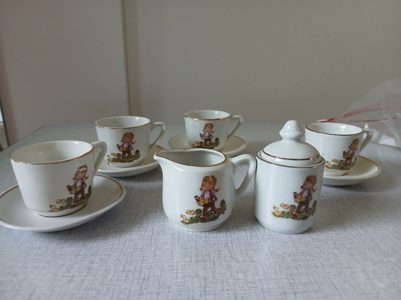 Vintage kinderserviesje met figuren, Ophalen of Verzenden, Gebruikt