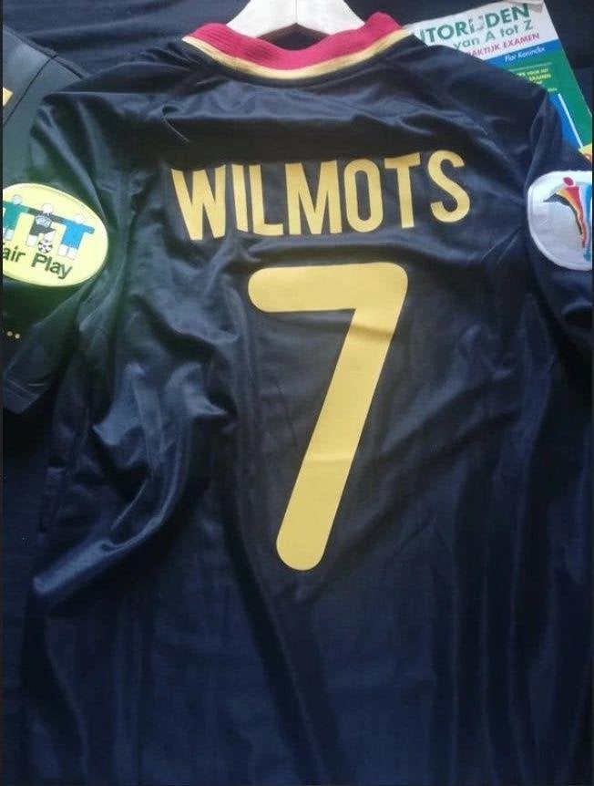 Original Belgium Euro 2000 Away shirt - #7 Wilmots Size M, Verzamelen, Sportartikelen en Voetbal, Ophalen of Verzenden, Zo goed als nieuw