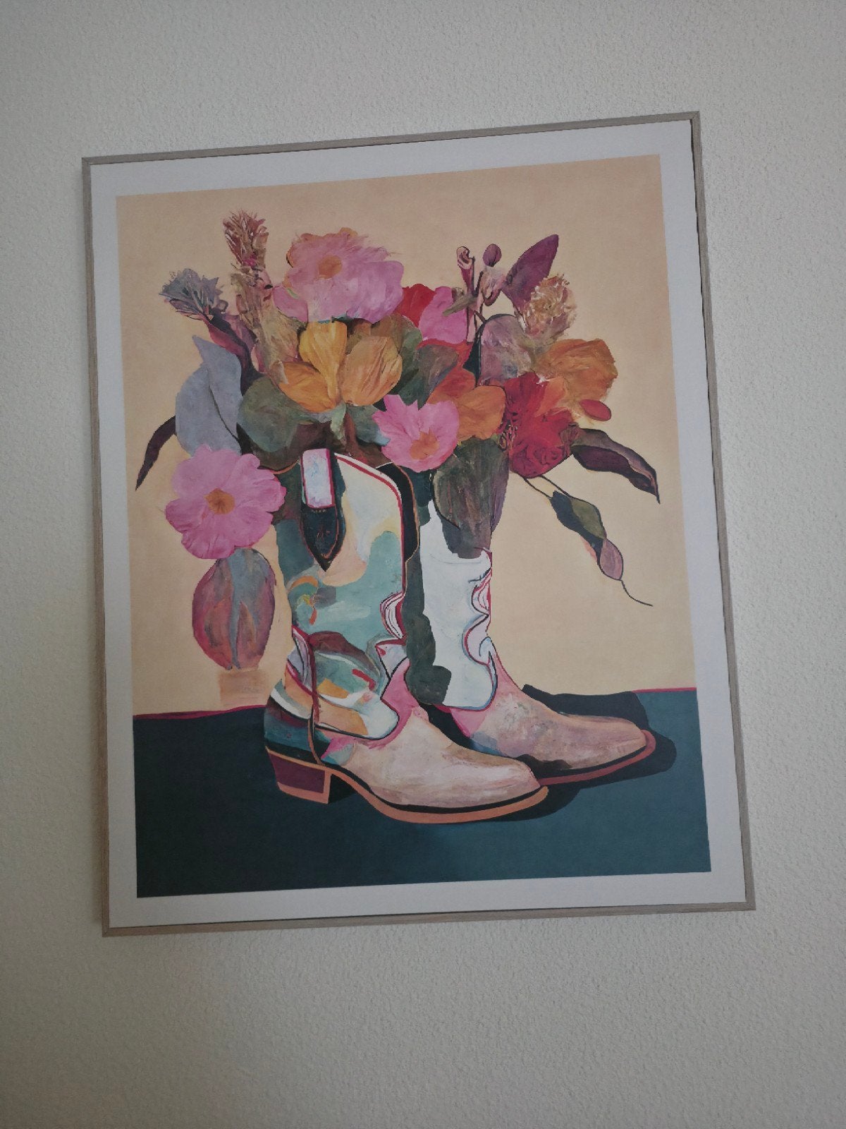 Schilderij cowboylaarzen met bloemen, 40x50 cm, Bijzondere lijst, Ophalen of Verzenden, Print, Overige onderwerpen