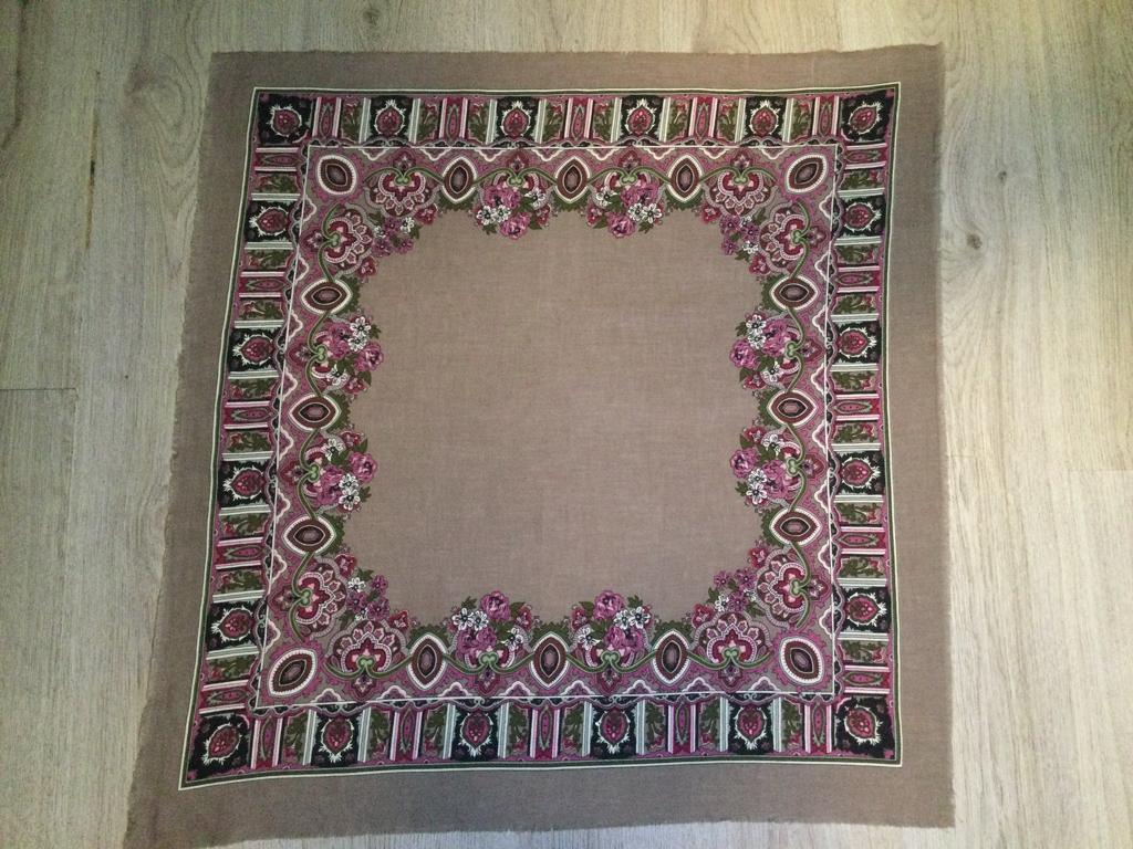 Foulard sjaal vintage, Ophalen of Verzenden, Zo goed als nieuw, Maat 38/40 (M), Sjaal