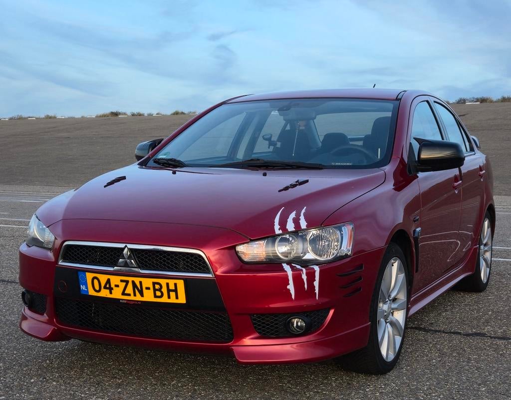 Mitsubishi Lancer 1.8 Mivec Sports Sedan CVT 2008 Rood, Auto's, 1325 kg, Zwart, Origineel Nederlands, 75 €/maand