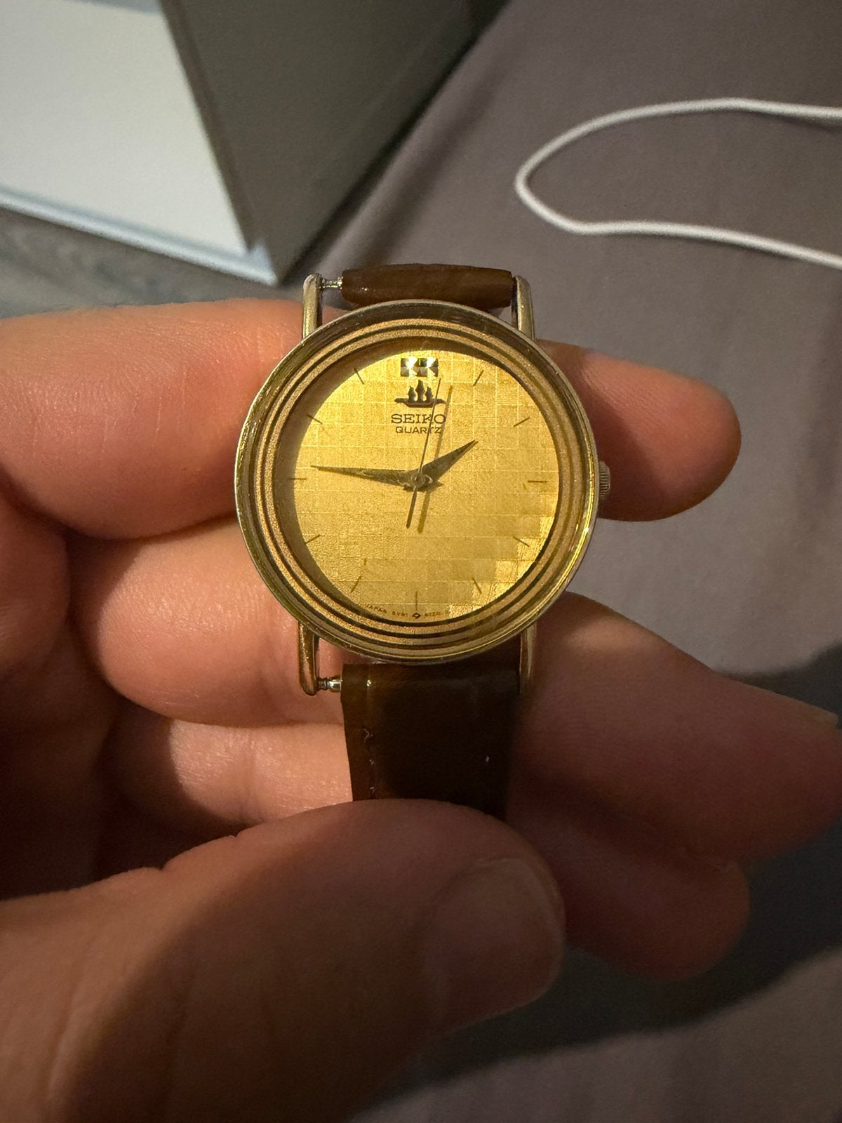 SEIKO Water Resistant Horloge - Goudkleurig met Bruine Band, Sieraden, Tassen en Uiterlijk, Horloges | Dames, Ophalen, Seiko, Staal