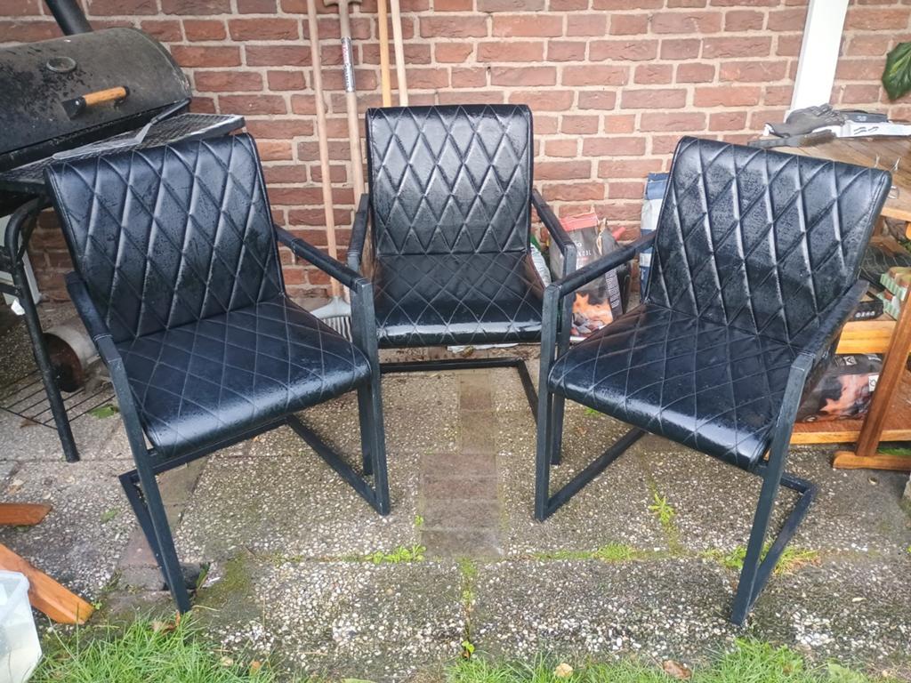 Gratis zwarte eetkamerstoelen, Huis en Inrichting, Stoelen, Ophalen, Overige materialen, Gebruikt, Drie