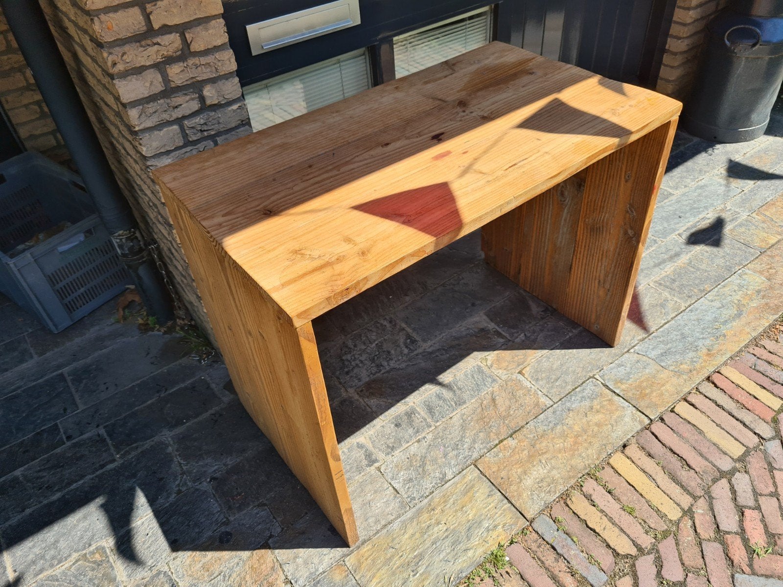 Kinderbureau van steigerhout, Ophalen