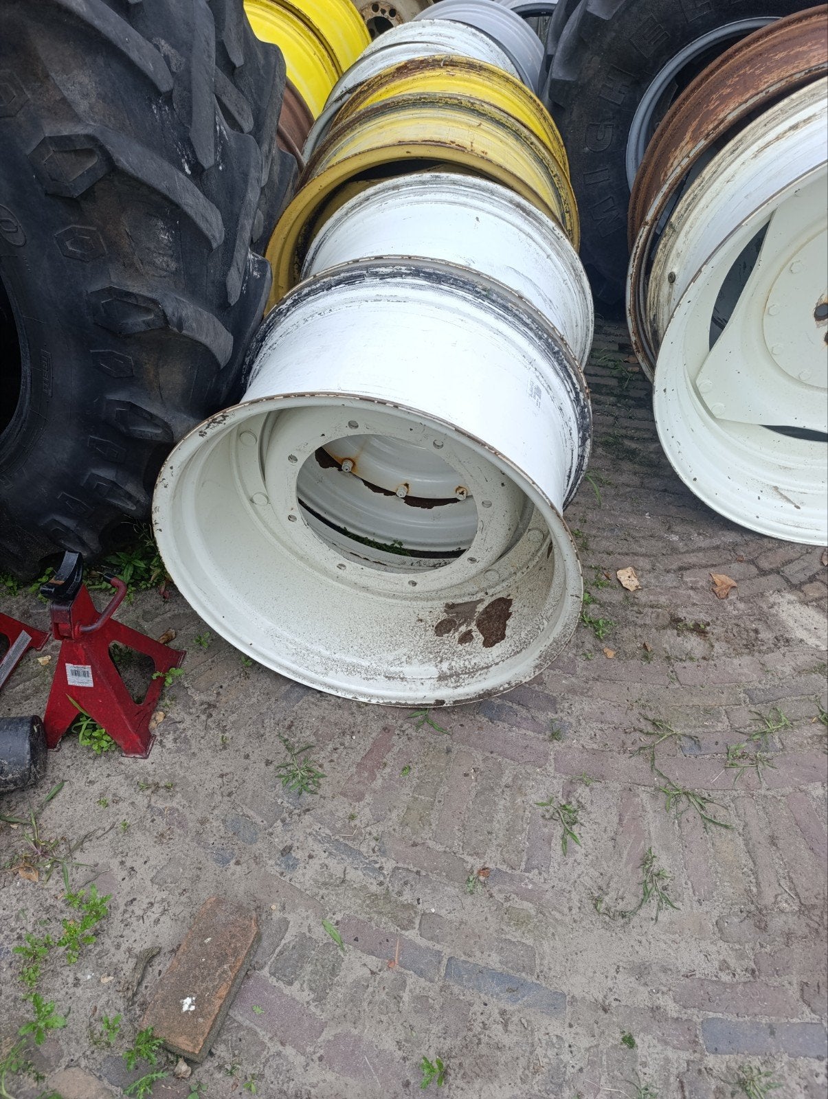 16x28 velgen New holland, Ophalen