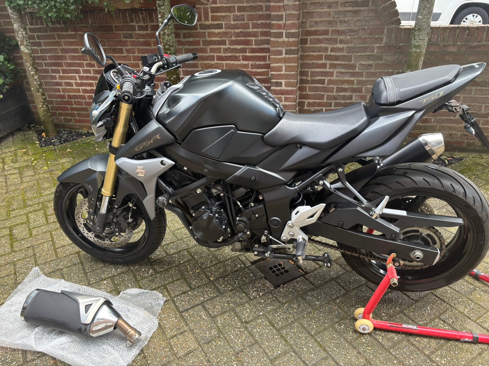 Suzuki GSR 750 Black izgs ABS/ Arrow uitl. 106pk 2015, 750 cc, Occasion, 4 cilinders, Motorrijbewijs A