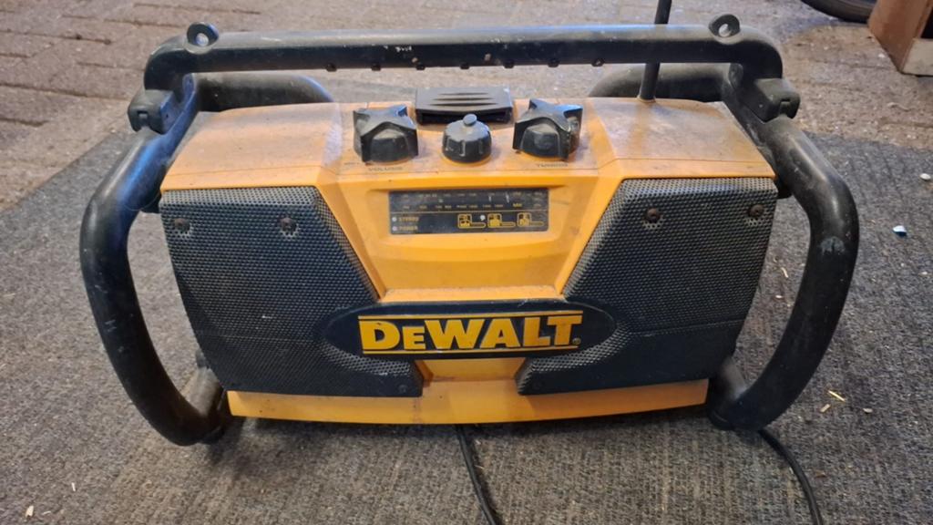 Bouwradio DeWalt  25 euro, Audio, Tv en Foto, Radio's, Ophalen, Bouwradio