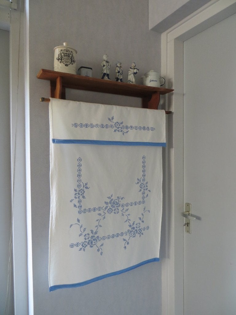 Te koop aangeboden: Handdoekrekje uit grootmoeders tijd, Antiek en Kunst, Ophalen of Verzenden