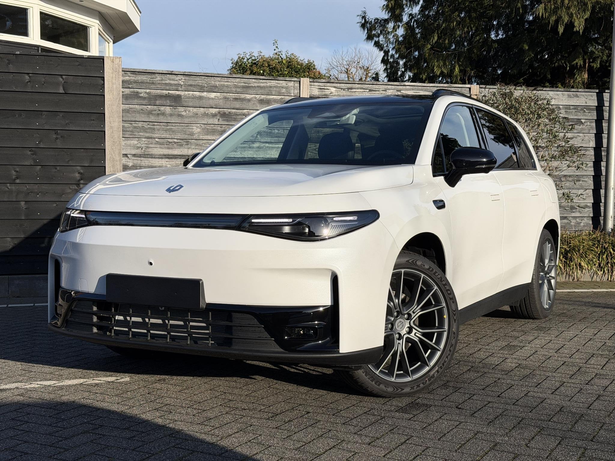 Leapmotor C10 Design REEV 28.4 kWh 215PK Automaat Navigatie,, Auto's, Automaat, 12 maanden, 4 cilinders, 974 km