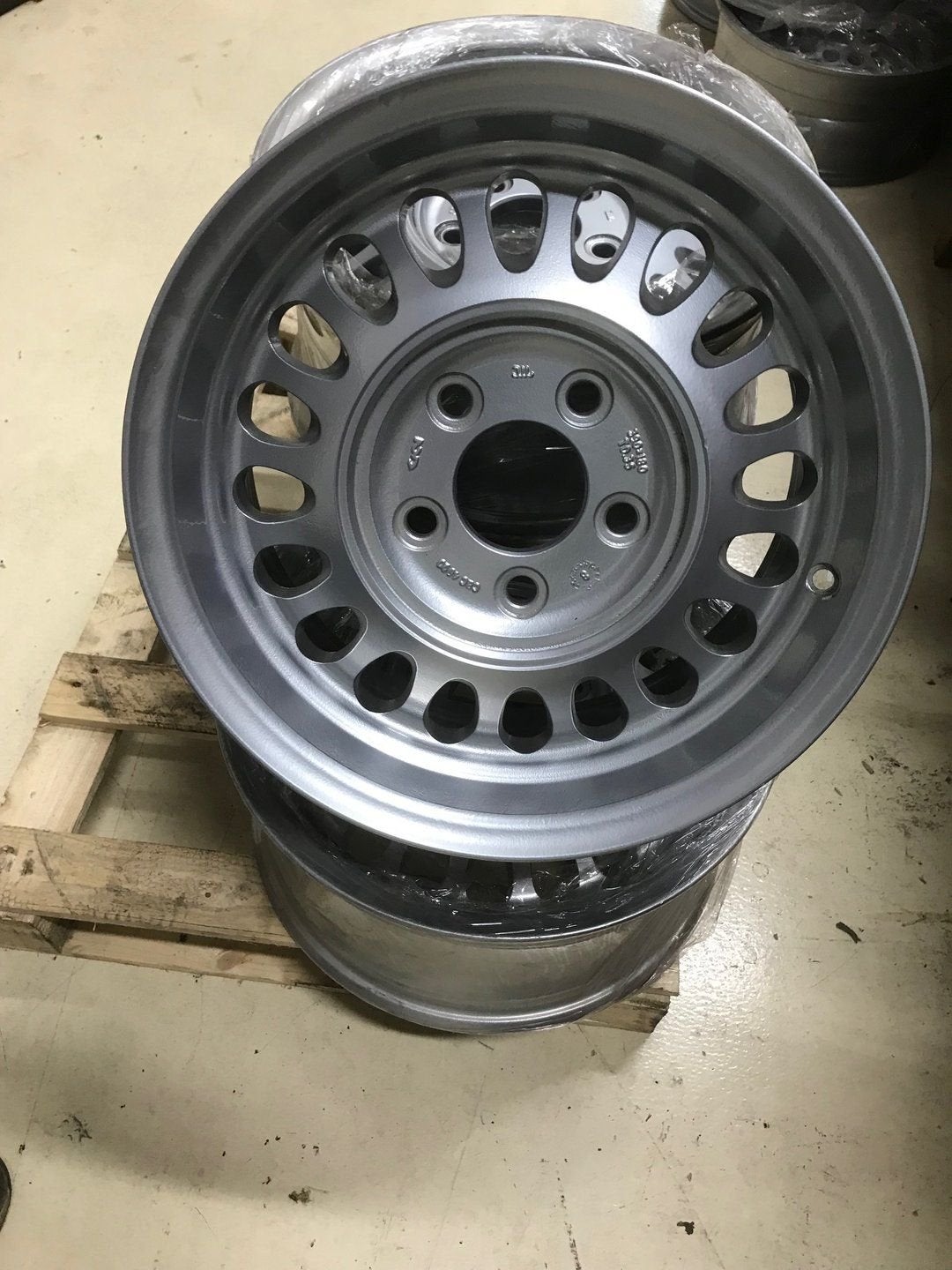Jaguar XJ40 velg. 390X180. CBC4690, Auto-onderdelen, Banden en Velgen, Gebruikt, Velg(en), -, -