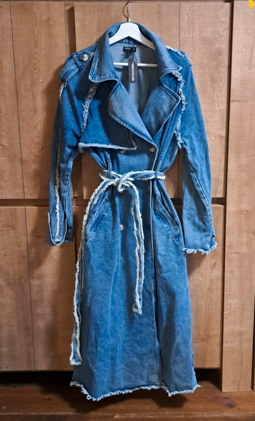 Nieuwe spijkerjas/trenchcoat, universele maat, 131 cm lang, Blauw, Maat 42/44 (L), Nieuw, Ophalen of Verzenden