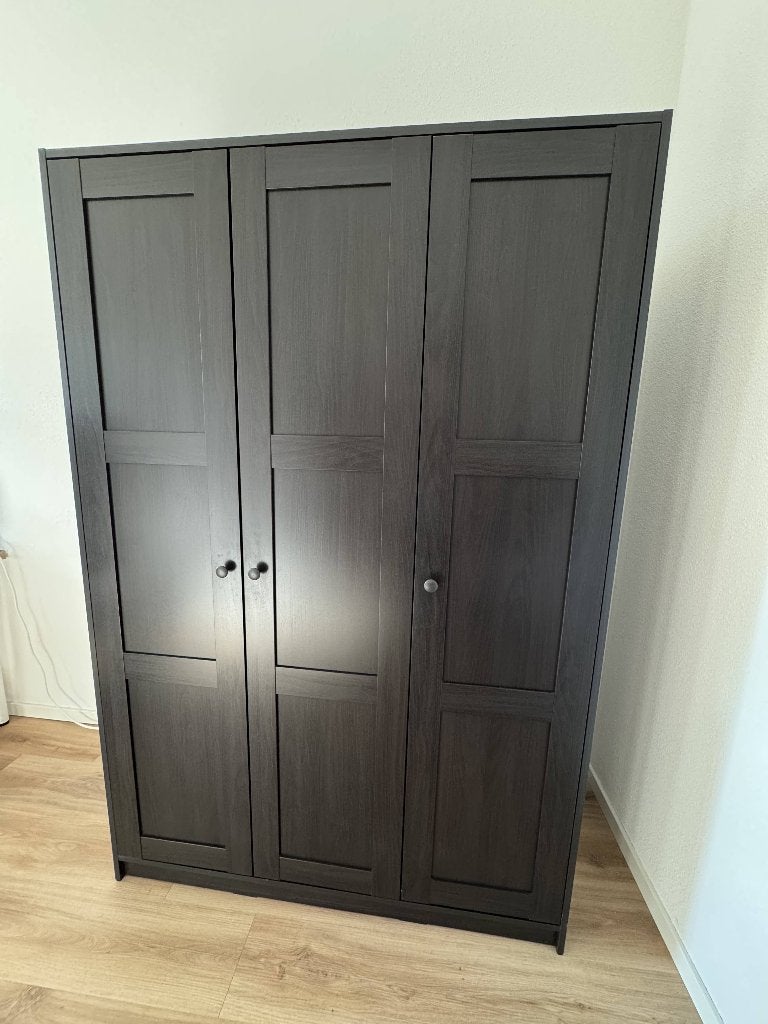 Wardrobe with 3 doors IKEA RAKKESTAD, black-brown,117x176 cm, Ophalen, 100 tot 150 cm, Zo goed als nieuw, 150 tot 200 cm