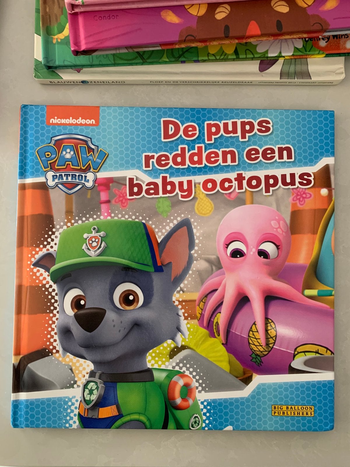 Paw Patrol boek - De pups redden een baby octopus, Ophalen, Zo goed als nieuw, Fictie algemeen