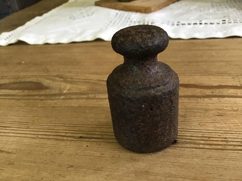 Prachtig doorleefde gewichtsblok 200 grammes, Antiek en Kunst, Ophalen of Verzenden