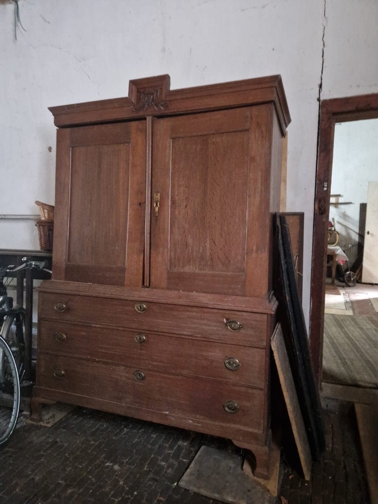 Kast antiek opknapper, Antiek en Kunst, Ophalen