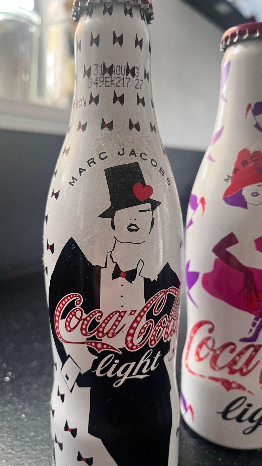 2x Coca-Cola Light Marc Jacobs Limited Edition flesjes, Verzamelen, Ophalen of Verzenden, Zo goed als nieuw