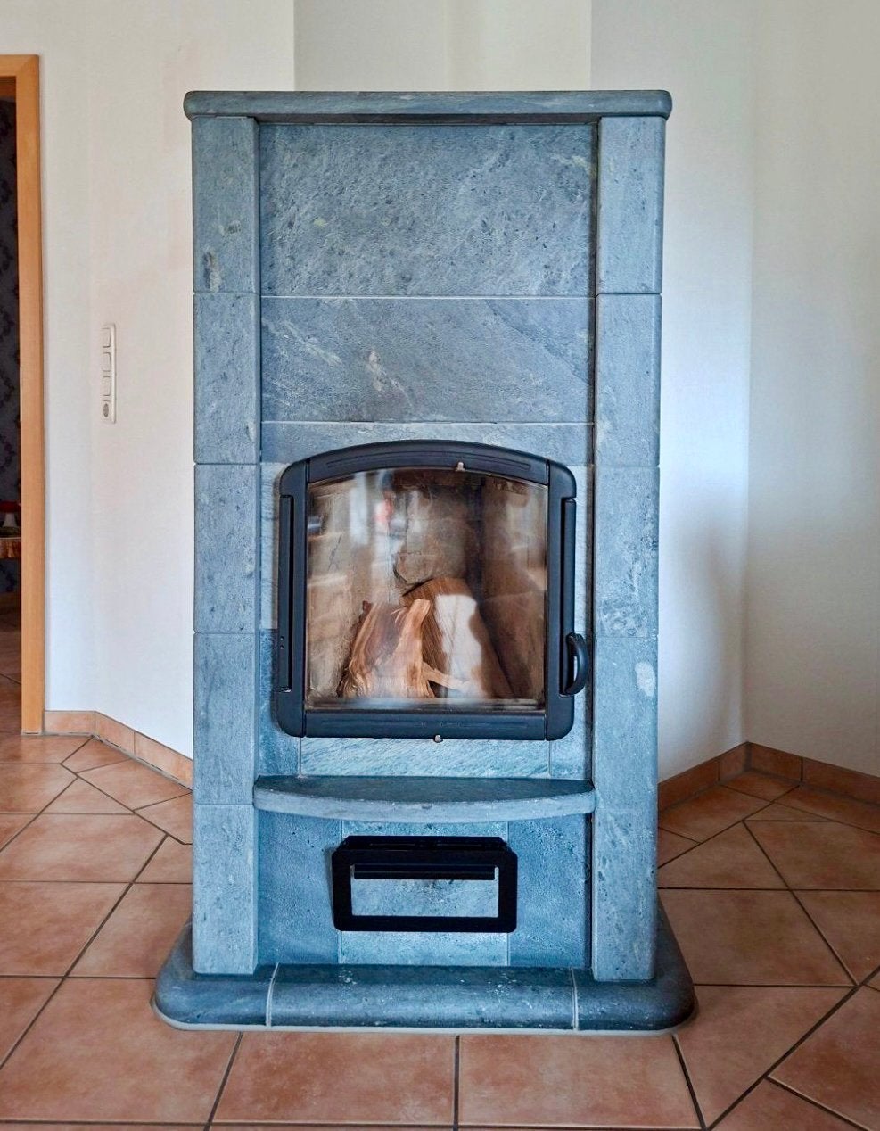 Prachtige 1200kg Speksteenkachel Nunnauuni 24 uur warm!, Ophalen, Zo goed als nieuw, Hout, Overige soorten
