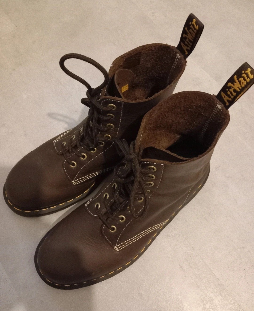 Dr. Martens Air Wair maat 42, Ophalen of Verzenden, Zo goed als nieuw, Zwart