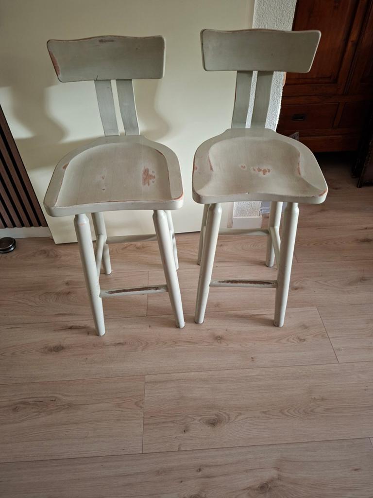 Twee barkrukken in landelijke stijl, Gebruikt, 60 tot 90 cm, Ophalen of Verzenden, Hout