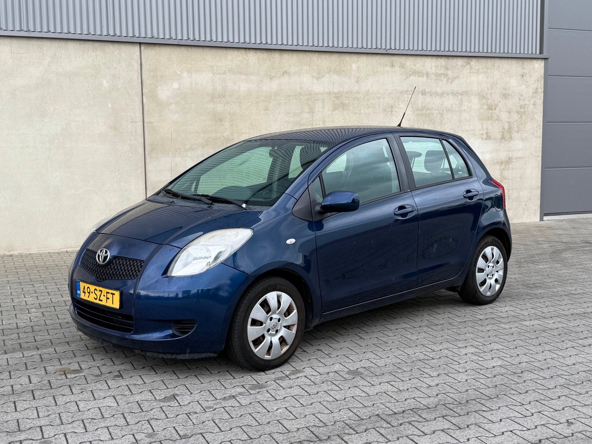 Toyota Yaris 1.3 VVTi Sol AIRCO+5 DEURS+ELEKTRISCHE PAKKET+T, Voorwielaandrijving, 4 cilinders, Elektrische ramen, Origineel Nederlands