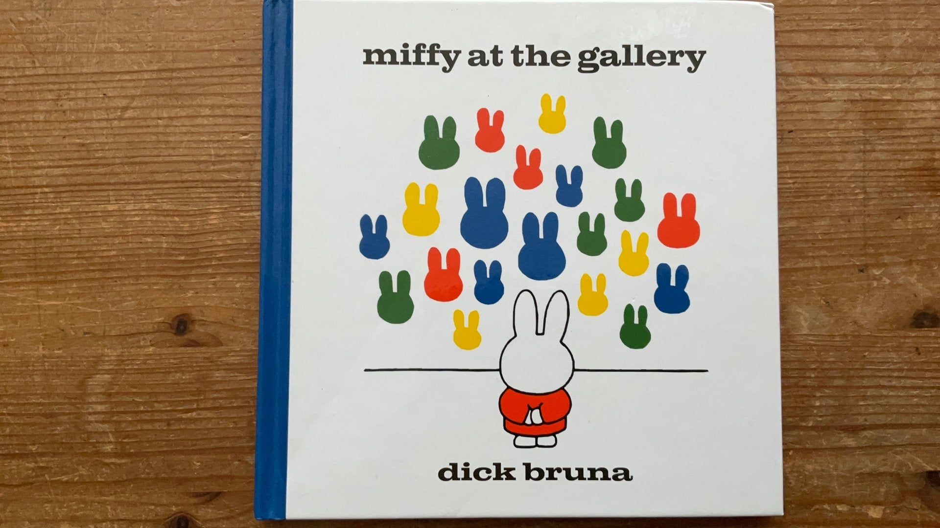 Miffy at the gallery - Dick Bruna, Verzenden, Zo goed als nieuw