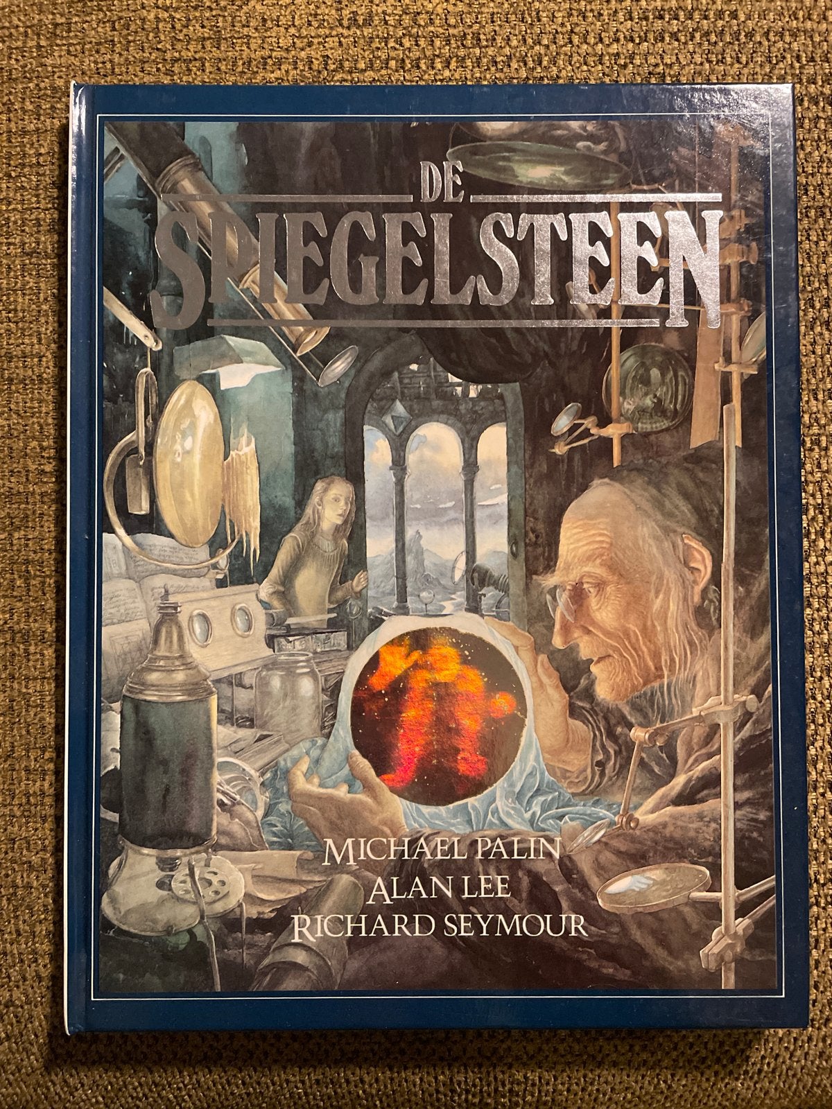 De Spiegelsteen - Michael Palin, Alan Lee, Richard Seymour, Ophalen of Verzenden, Gelezen