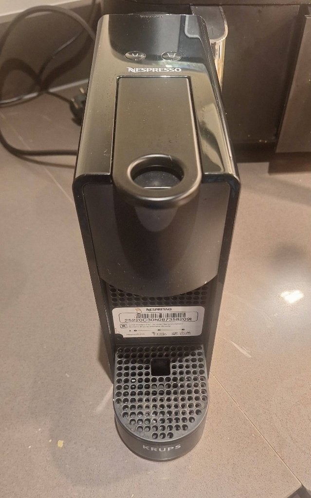 Krups Nespresso Essenza Mini XN1108 Zwart, Ophalen, Koffiepads en cups, Overige modellen, Zo goed als nieuw