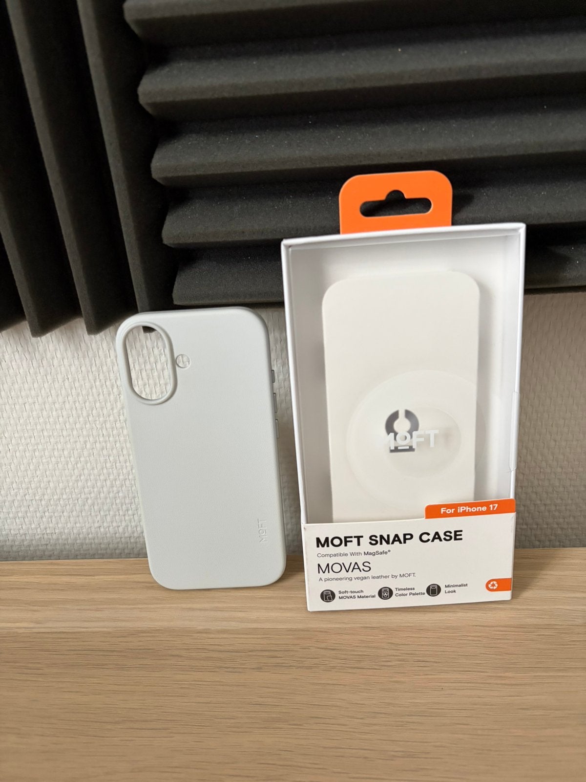 Moft Movas Vegan Leather Case Lichtgrijs Apple iPhone 17, IPhone 17, Hoesje of Tasje, Ophalen of Verzenden, Zo goed als nieuw