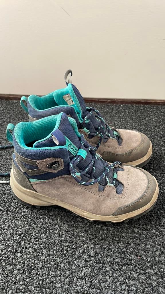 Quechua waterdichte bergschoenen kind maat 33, Sport en Fitness, Bergsport en Wandelen, Ophalen, Zo goed als nieuw, Schoenen