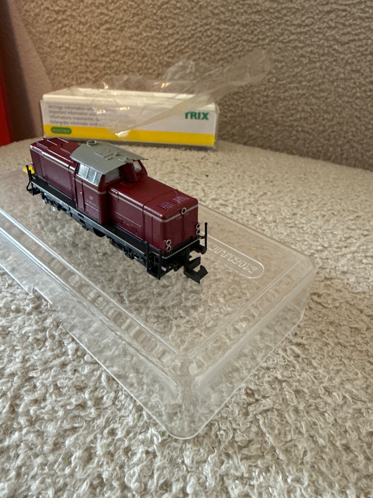 Foto 2 van Trix Diesellok V 100 2101 (12446) - Zo goed als nieuw