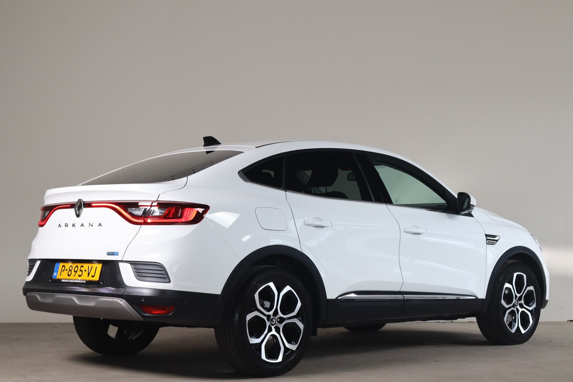 Renault Arkana 1.6 E-Tech Hybrid 145 Intens - NL- Auto! Stoe, Arkana, Gebruikt, Euro 6, 760 kg