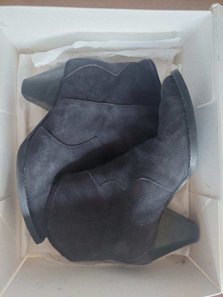Isabel Marant Darizo enkellaarsjes suede met hakje maat 39, Isabel Marant, Lage of Enkellaarzen, Ophalen of Verzenden, Grijs