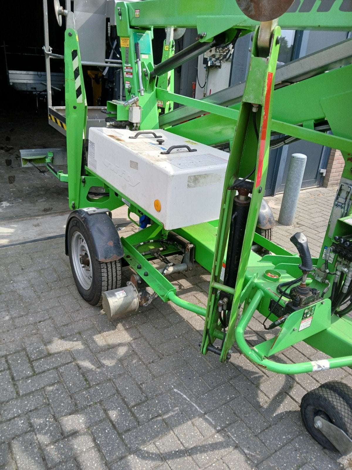 Aanhanger Hoogwerker niftylift 120, Ophalen