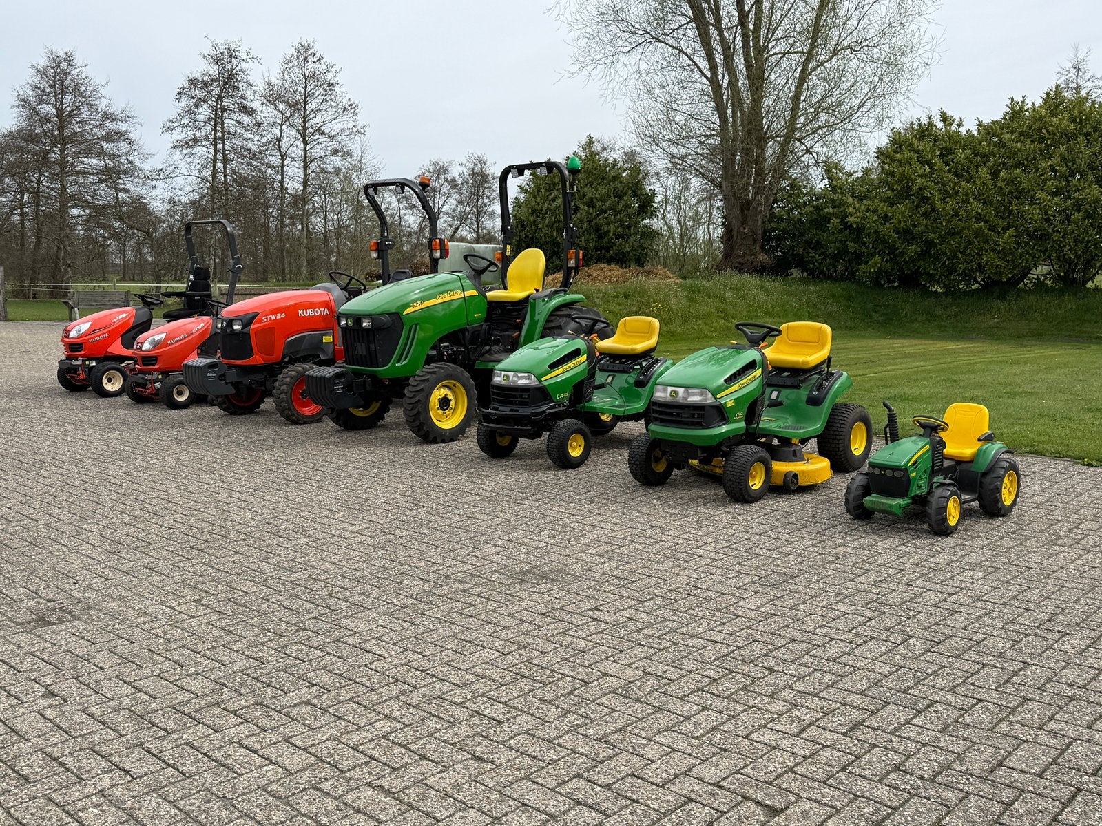 Zitmaaier Husqvarna Rider John Deere en Kubota Specialist, Ophalen, Nieuw, Opvangbak, 90 tot 120 cm