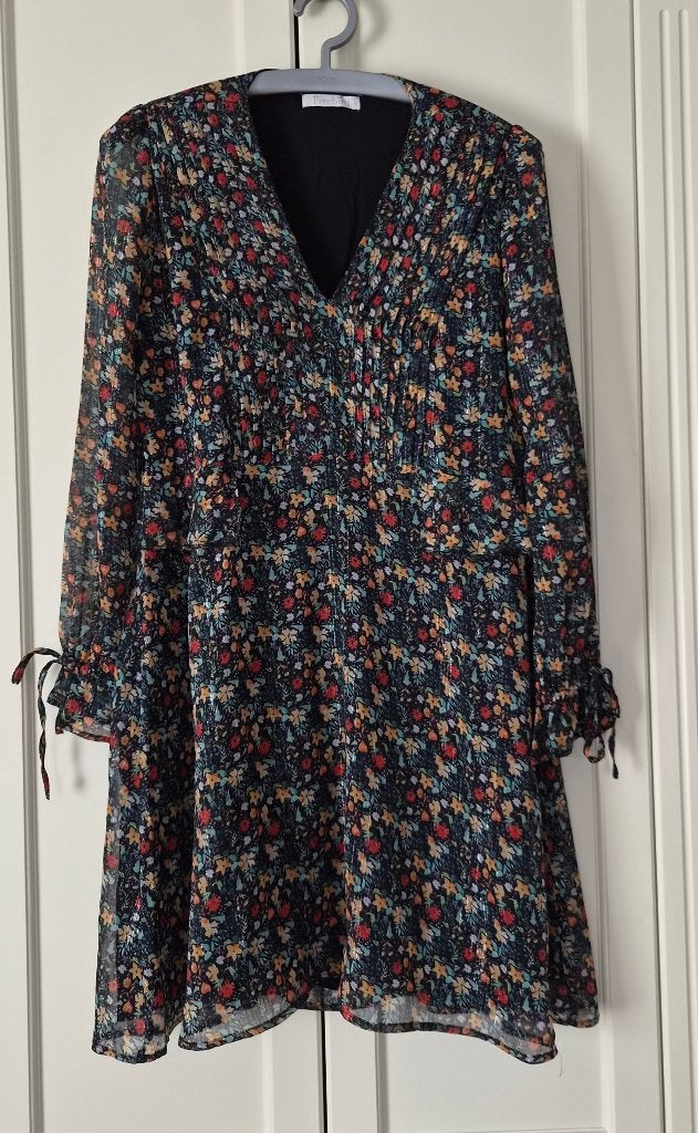 Freebird jurk, zwart, bloemen, glitterdraad, maat S, Maat 38/40 (M), Overige kleuren, Ophalen of Verzenden, Zo goed als nieuw
